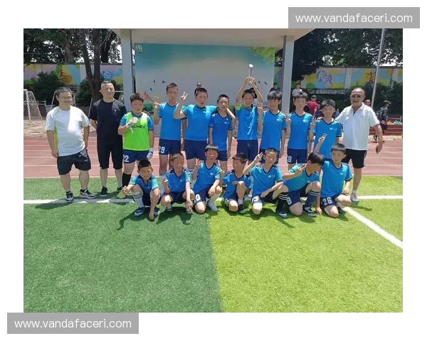 足球比赛中如何保持高水平专注力提高表现与减少失误的有效策略